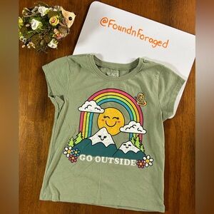 “Go Outside” Nature Tee – Girls XS (4) | Rainbow Mountain Nature Graphic Tee 🌈🌼
